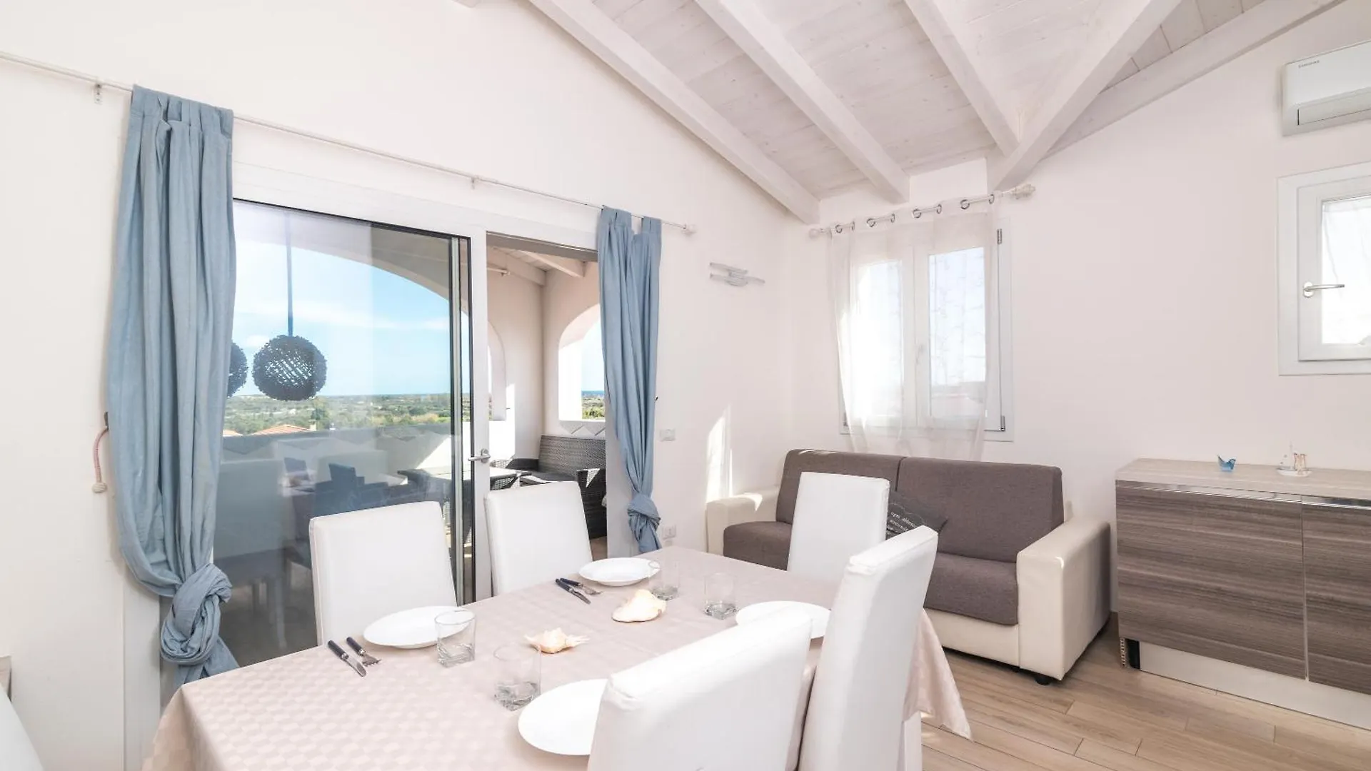 Lägenhet Attico Con Vista Mare A Budoni