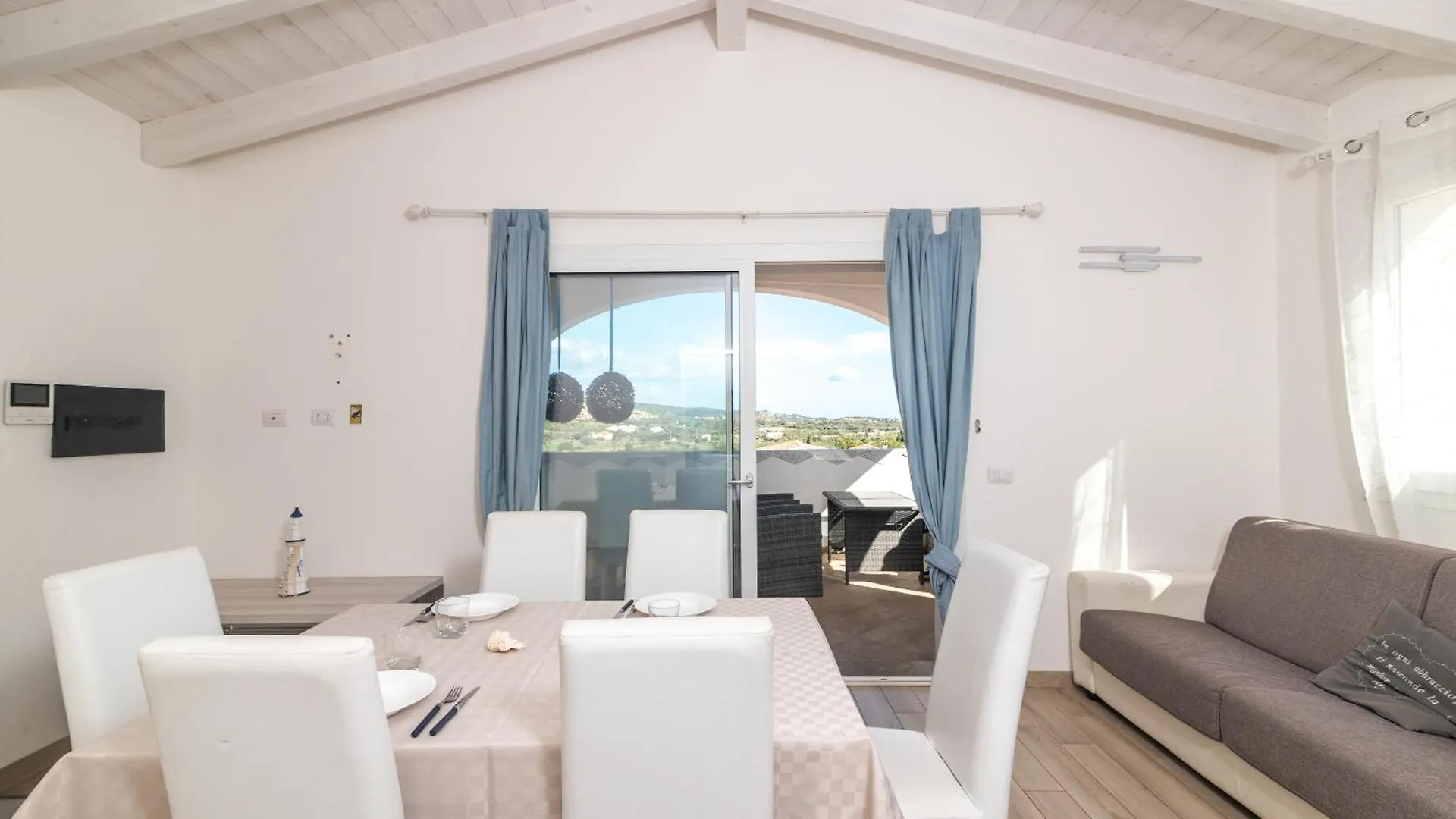 Attico Con Vista Mare A Budoni